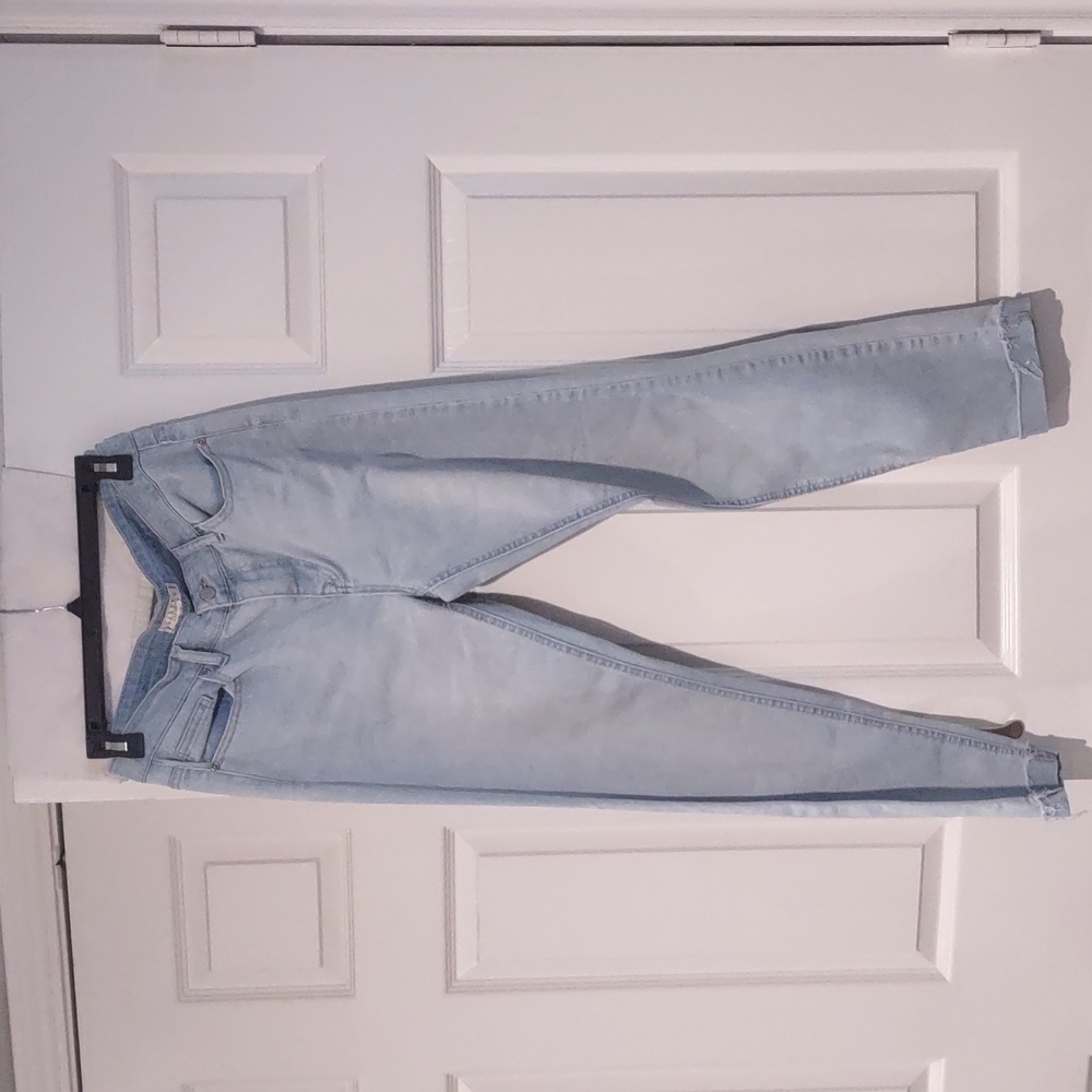 Harper Heritage skinny ankle mid rise light colored jeans. Size 29
